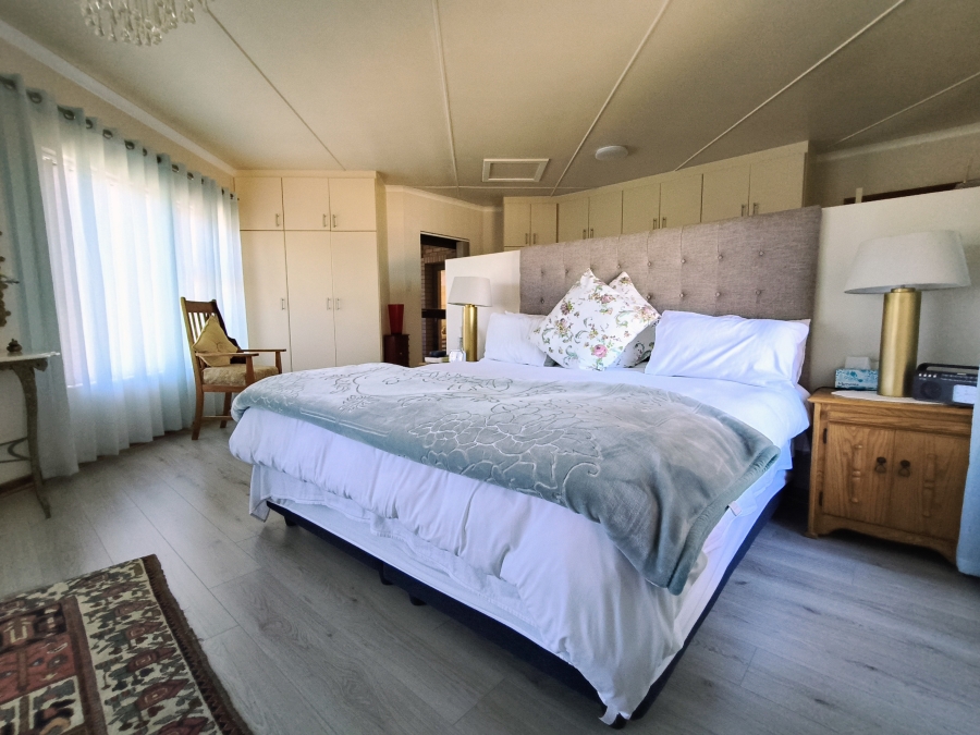 4 Bedroom Property for Sale in Wavecrest Eastern Cape